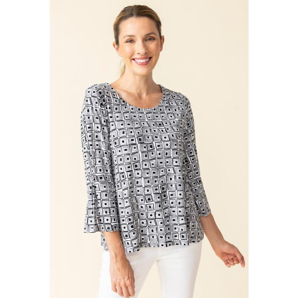 Core Travel Cubism Pleated Sleeve Tee